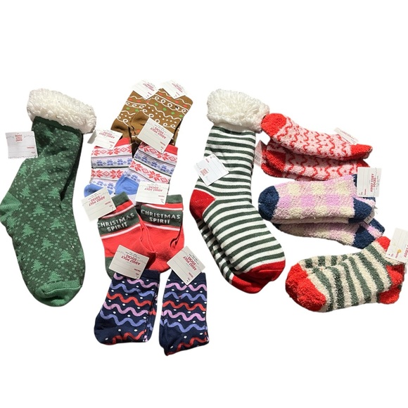 16 pair Holiday Sock Collection - Picture 1 of 4